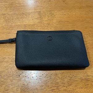 Lululemon wristlet/wallet